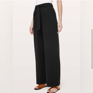 LULULEMON NOIR CAREER TIE WAIST WIDE LEG PLEATED FRONT OFFICE BLACK PANTS SIZE 8